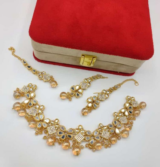 Kundan Stones Necklace Set